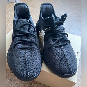 Yeezy 350 onyx